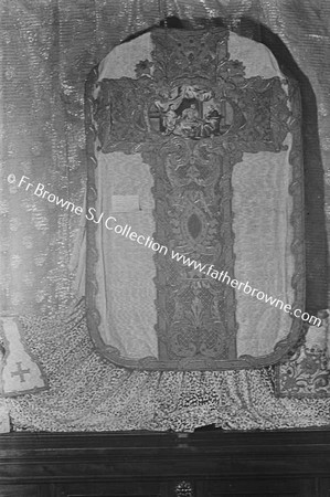 KILLEEN CASTLE   B. OLIVERS VESTMENTS